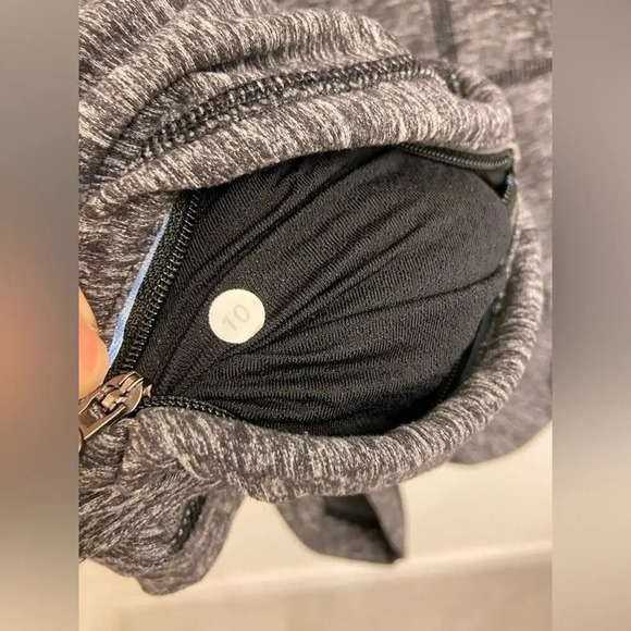 Lululemon Run Your Heart Out Pullover Heathered Black Size 10 - Picture 9 of 9
